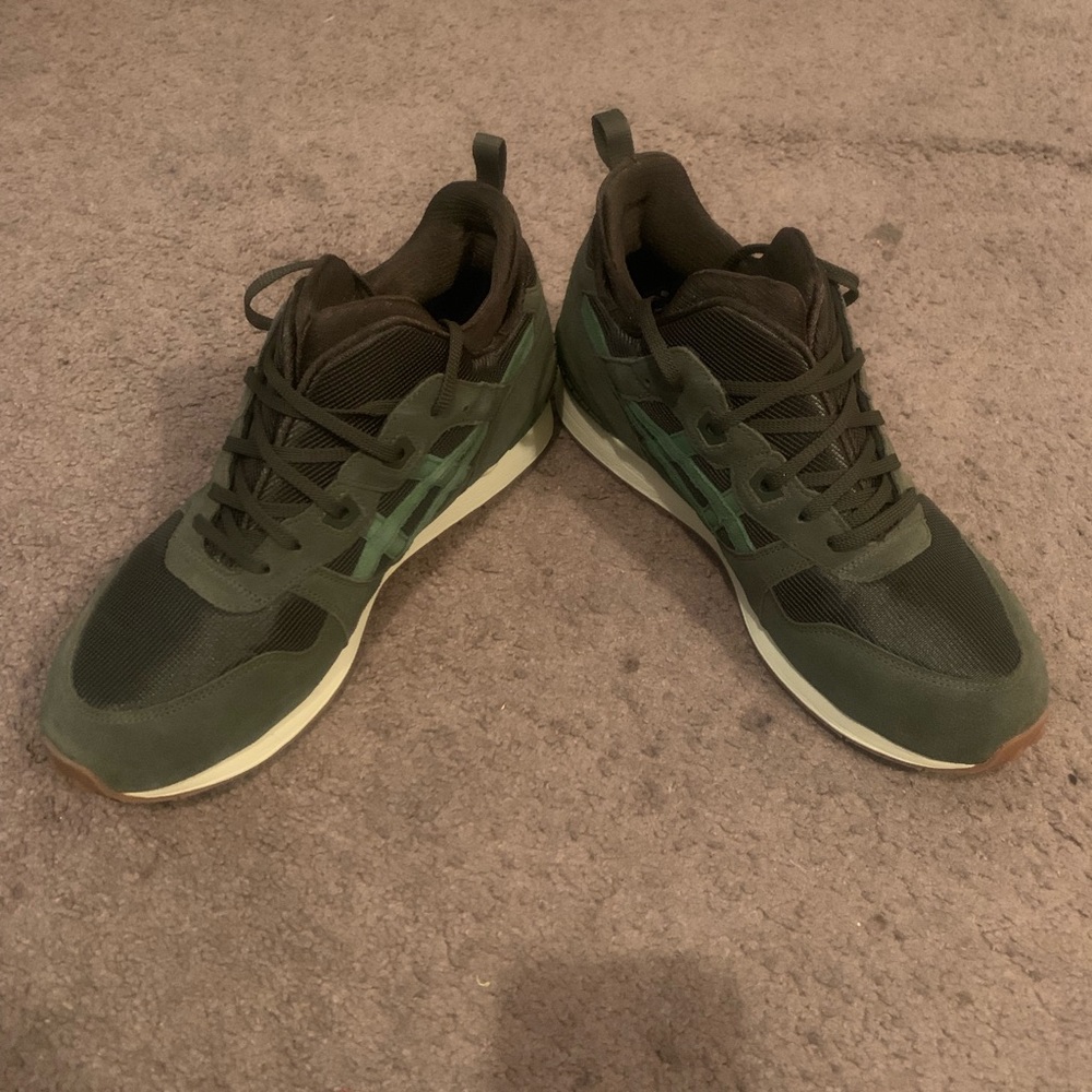 ASICS - Picture 4 of 5